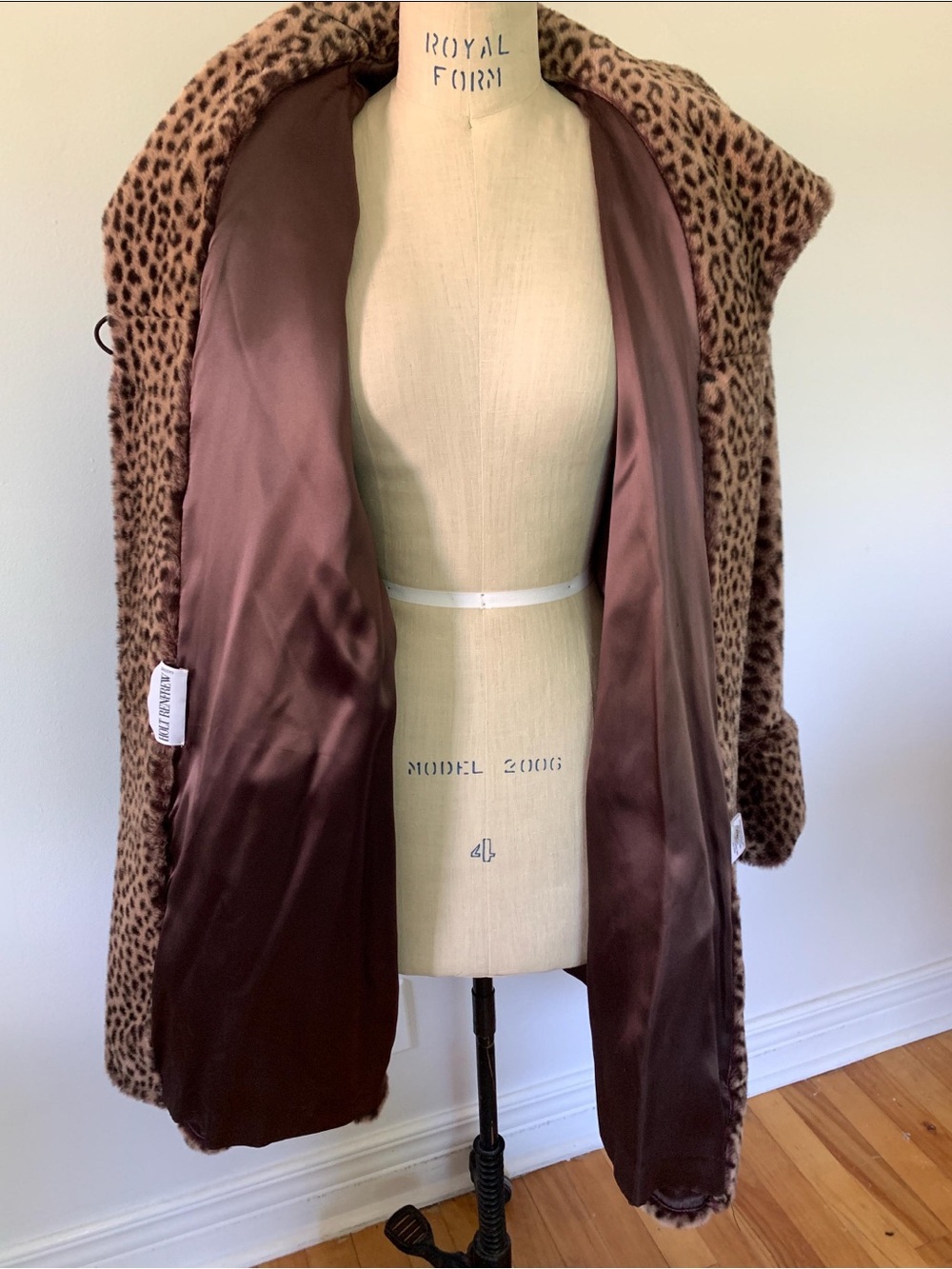 Vintage Holt Renfrew Faux Fur Leopard Coat - Picture 8 of 9